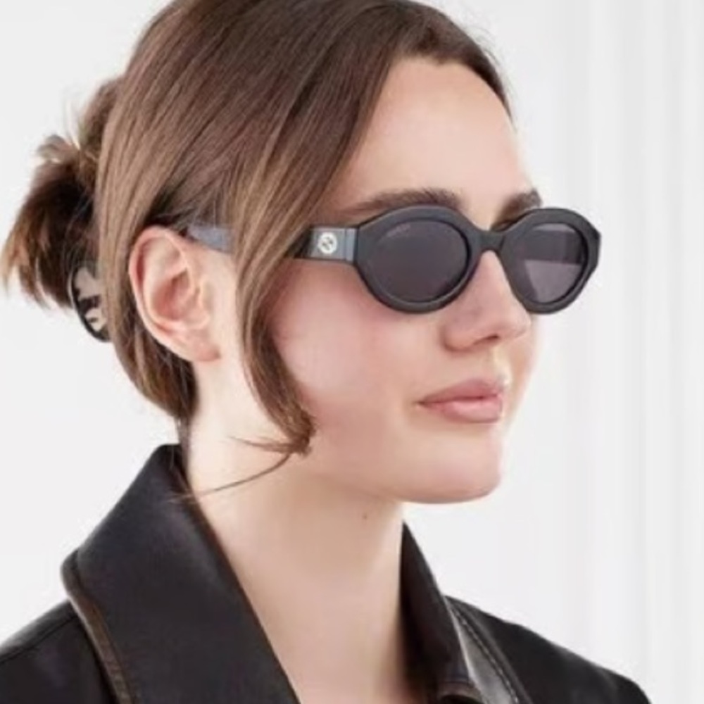 Excluded Gucci Sunglasses, New 325 - Picture 2 of 4